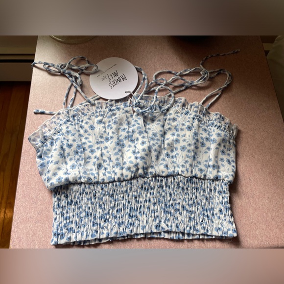 Benita Top - Picture 3 of 10